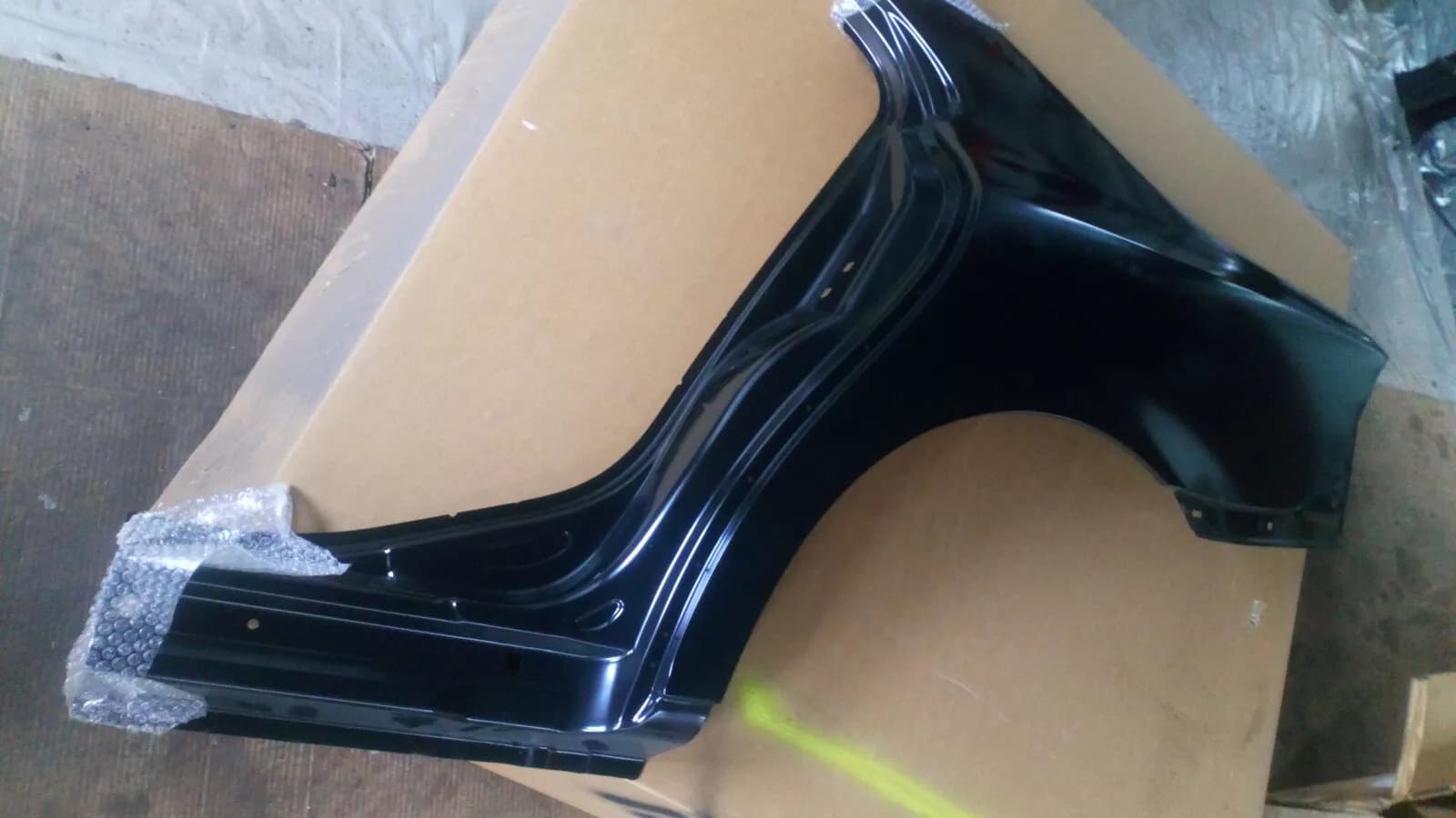 Saab 9-3 Sedan rear left fender new Part no : 12801352 Year:2003-11