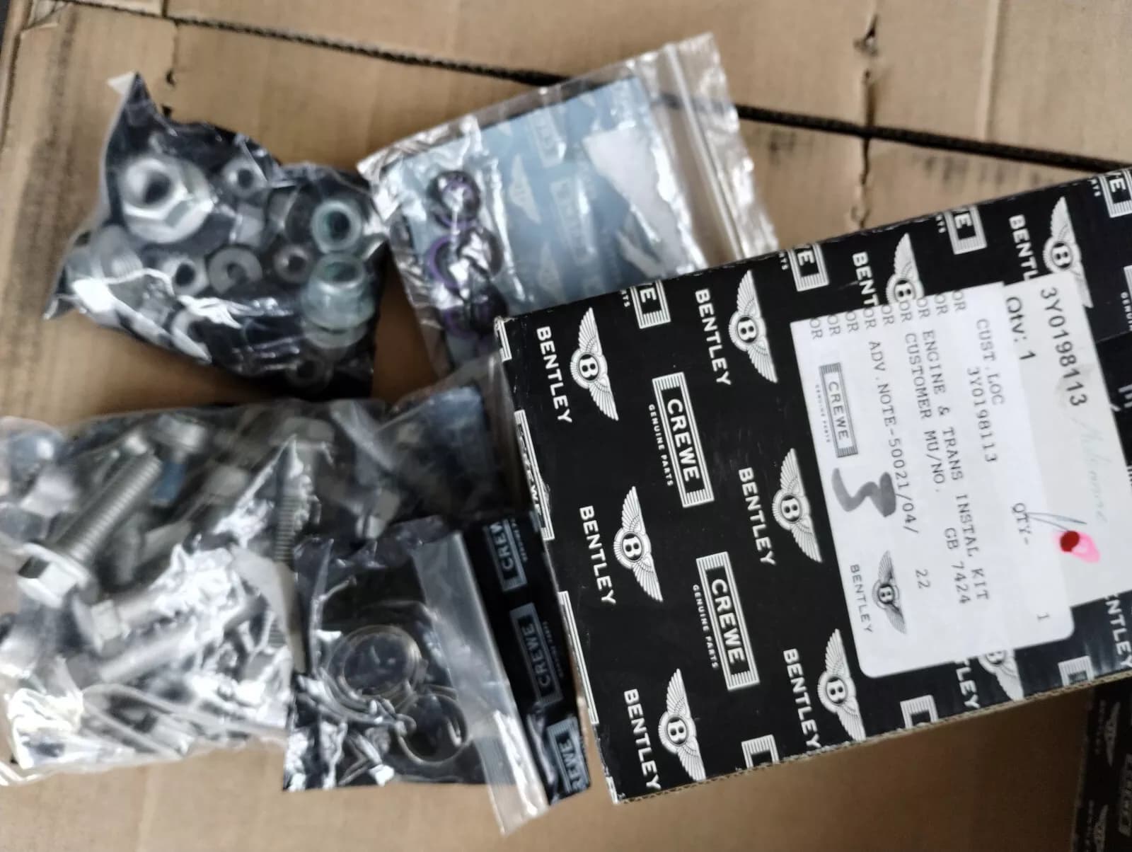 Bentley genuine Parts set for engine and gear lowering No:3Y0198113