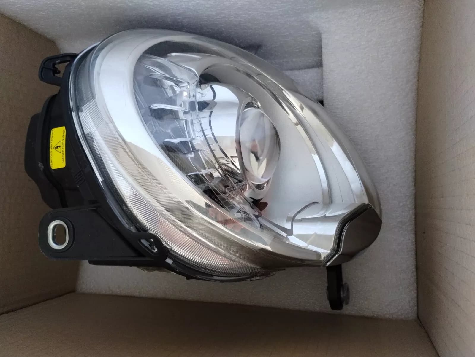 Genuine Fiat 500 HEADLAMP No : 51844937