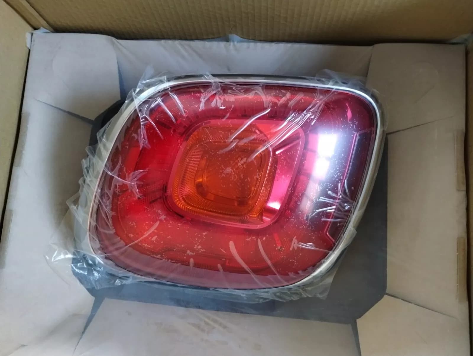 Genuine Fiat 500 tail light No: 51937414