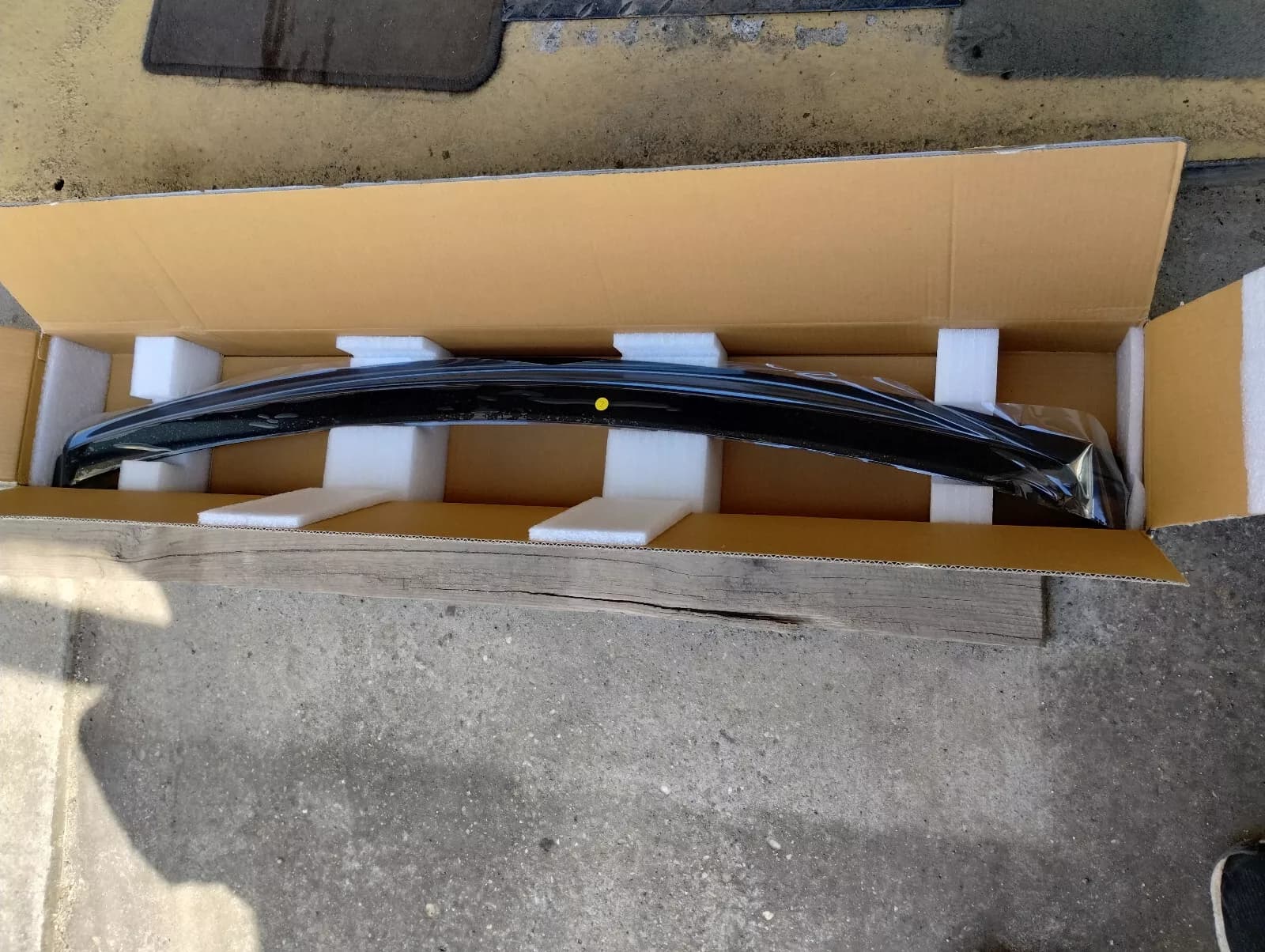 Bentley genuine HIGH MOUNT STOP LAMP No: 3W5945399F