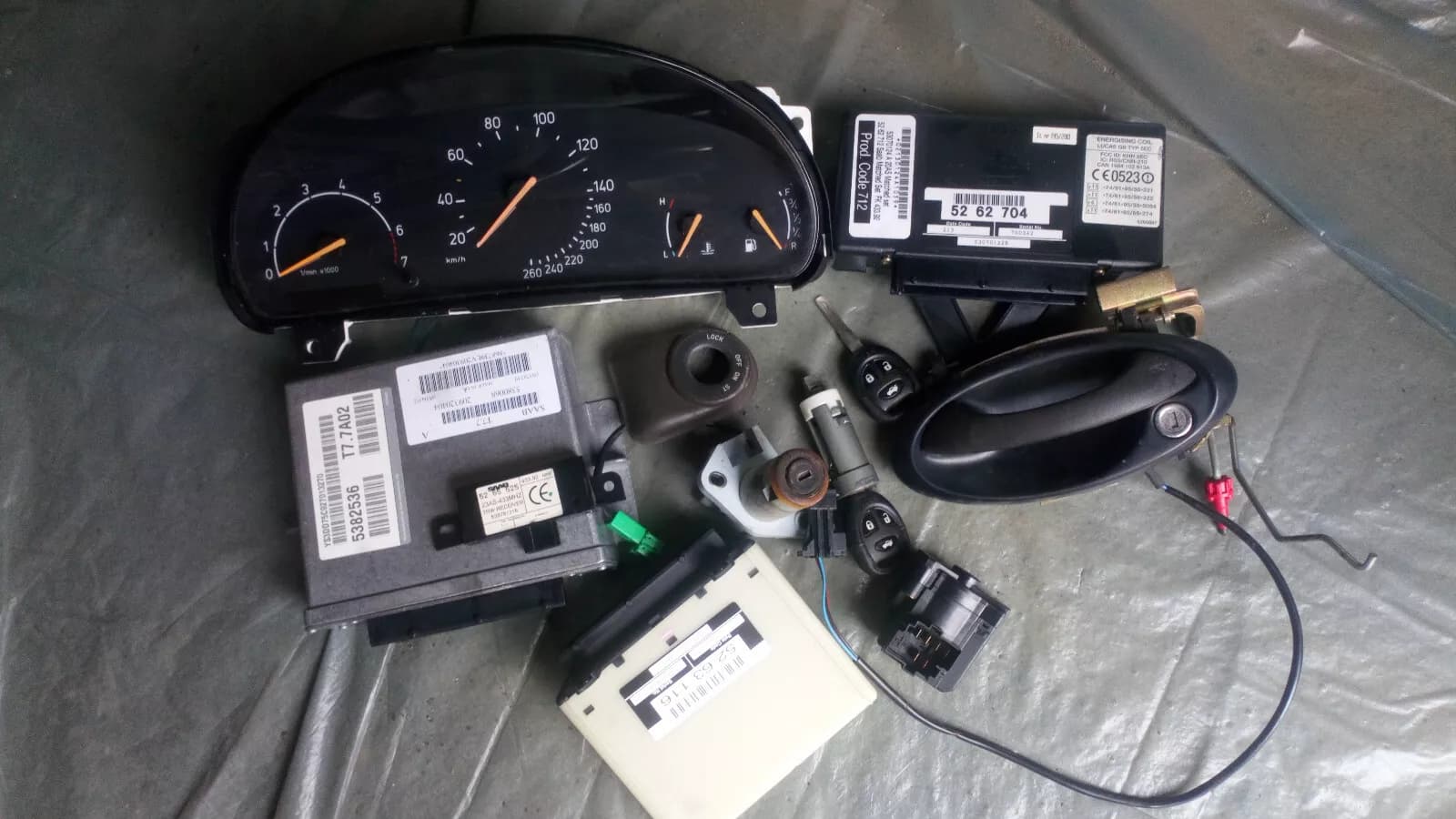 Saab 9-3 2 0T B205E Year: 2002 ECU set