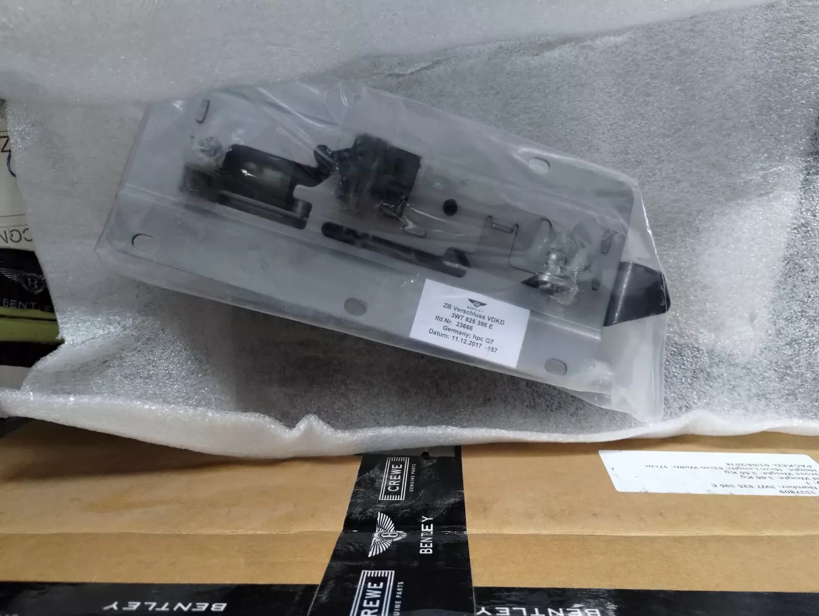 Bentley genuine LATCH No: 3W7825395E