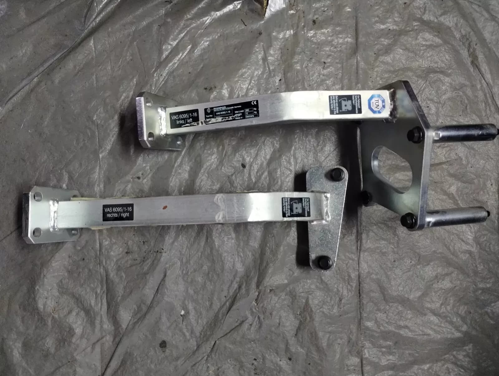 NEW BENTLEY genuine Engine/Transmission Holder No: VAS 6095/1-16 R, L