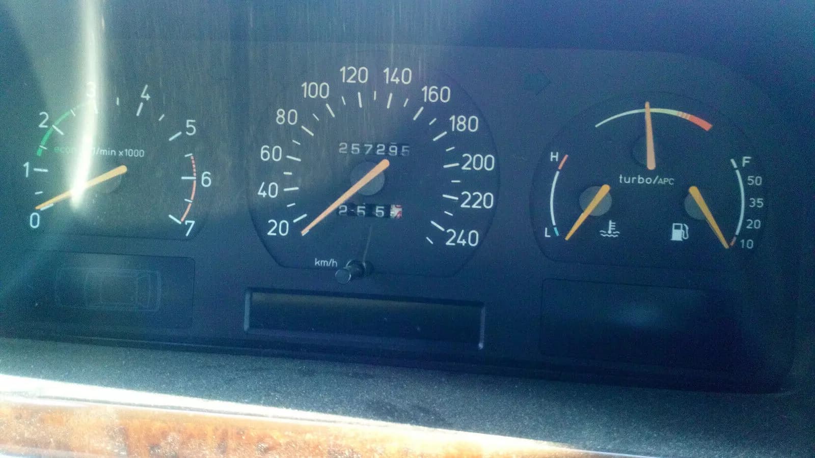SAAB 9000 Aero Bj:1992-98 Speedometer with APC no: 4439568