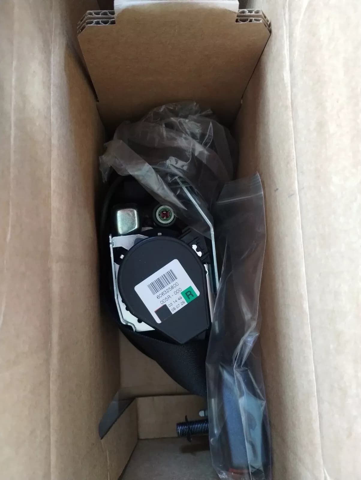 Suzuki original Seat belt, No: 84901-84E10-5PK