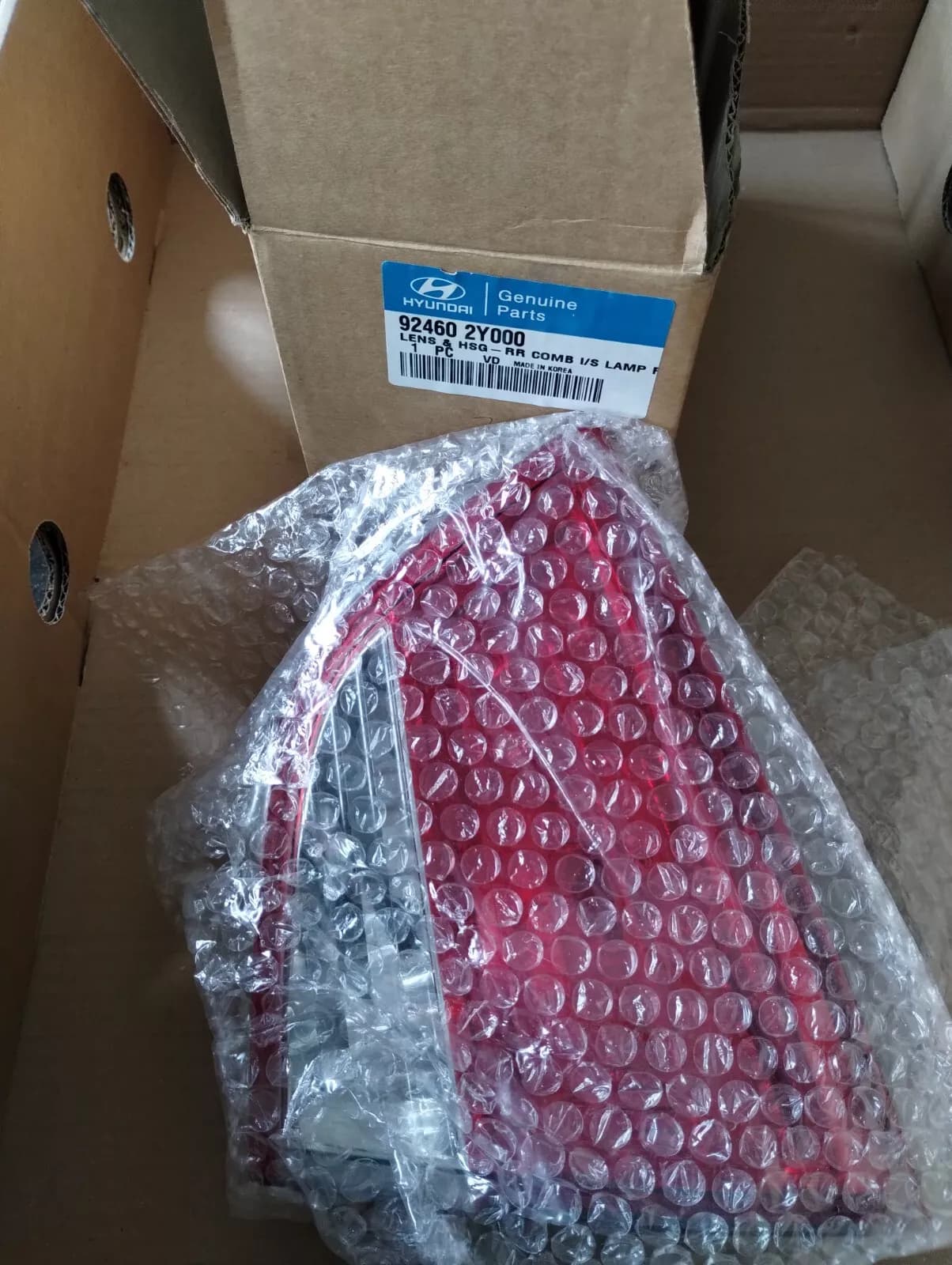 Genuine Hyundai Lens, rear light No: 924602Y000