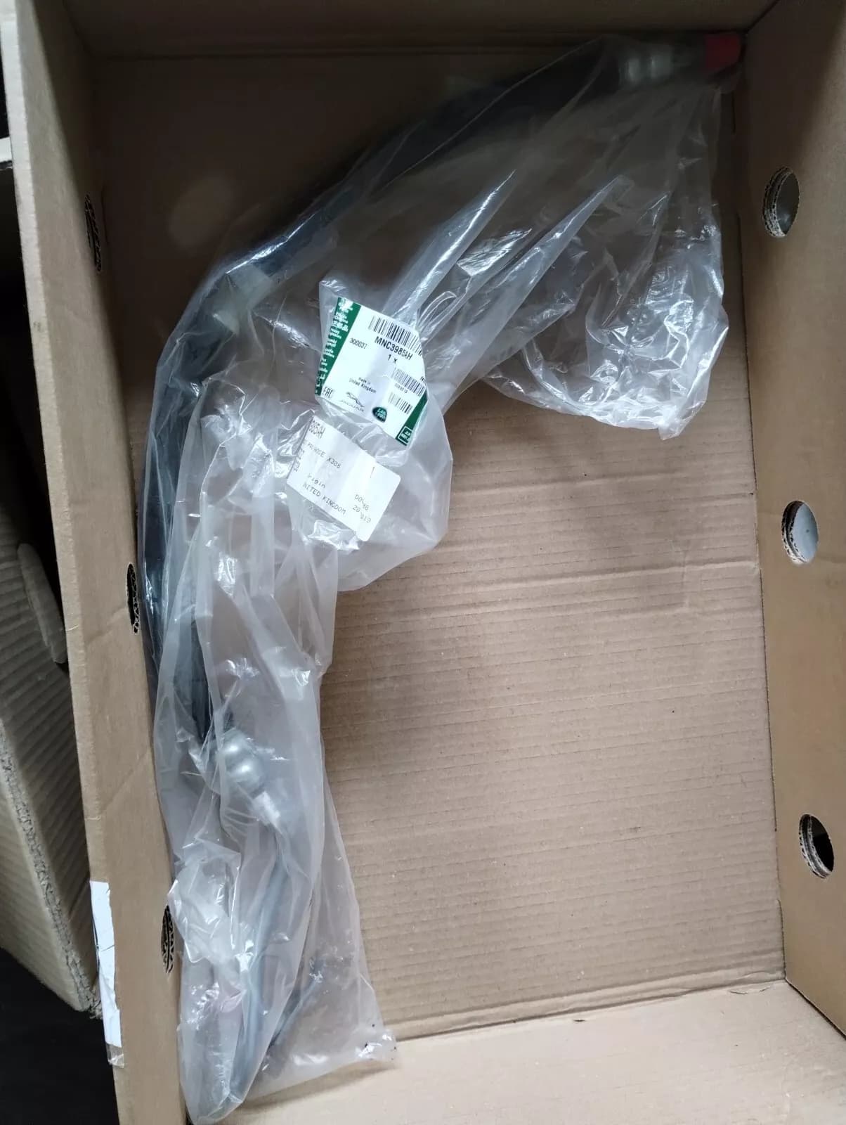 Genuine Jaguar Power steering hose No: MNC3985AH