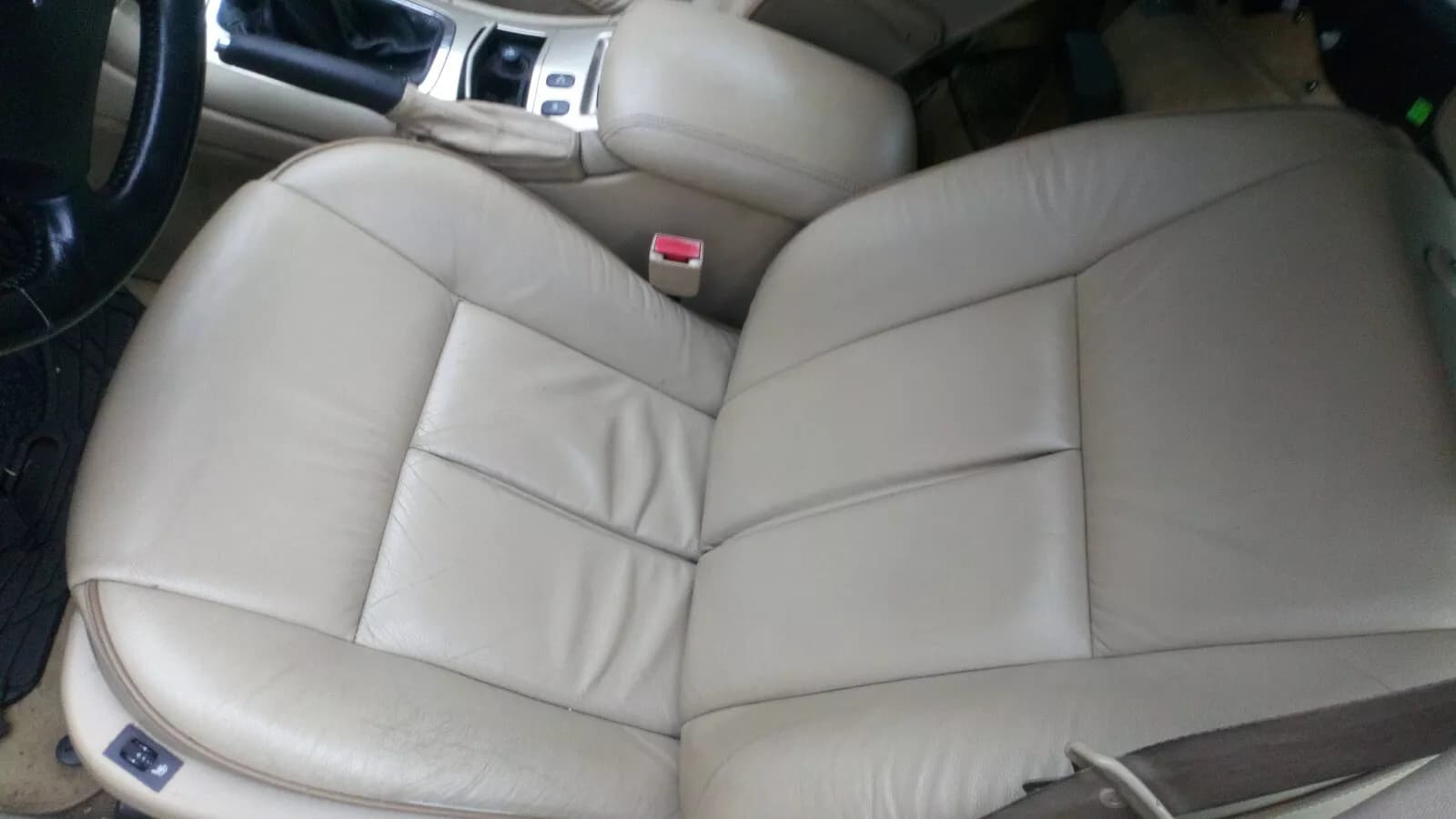 Peugeot 607 leather seat set and 4 door panels, color beige, year 2008