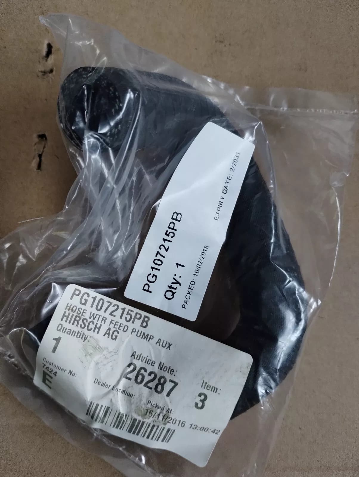 Bentley genuine HOSE WTR FEED PUMP AUX No:PG107215PB