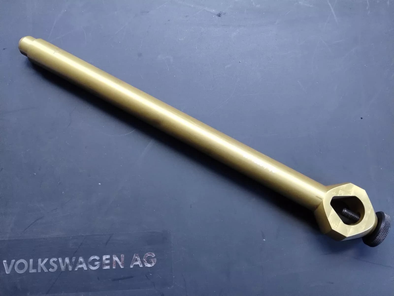 NEW BENTLEY genuine FRONT S/FRAME STNG POST No: WT10031/1/4