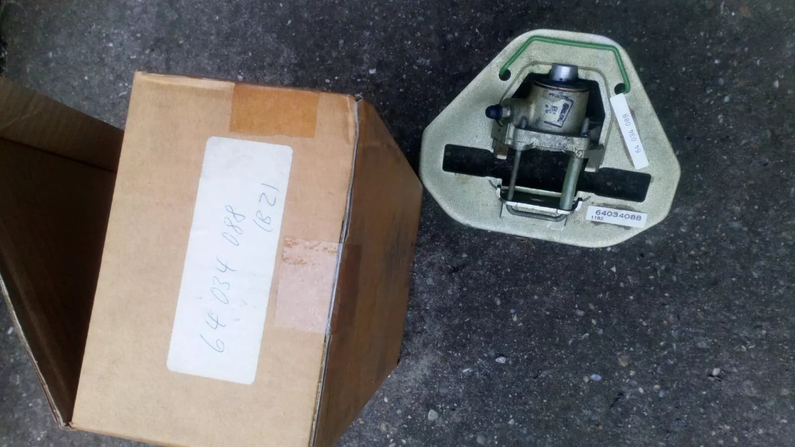 SAAB 99 Brake caliper part no :64034088