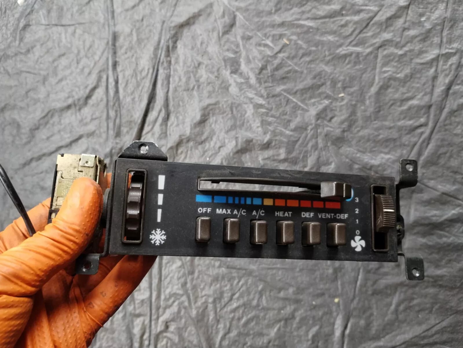 Maserati Biturbo Climate Control Panel No: 2583-501 1814