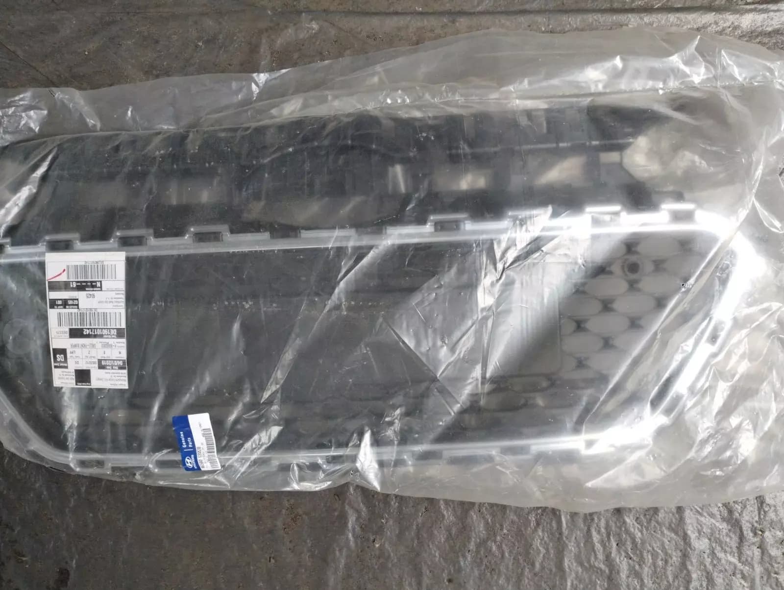 HYUNDAI genuine GRILLE-FRONT BUMPER No: 86560C8020