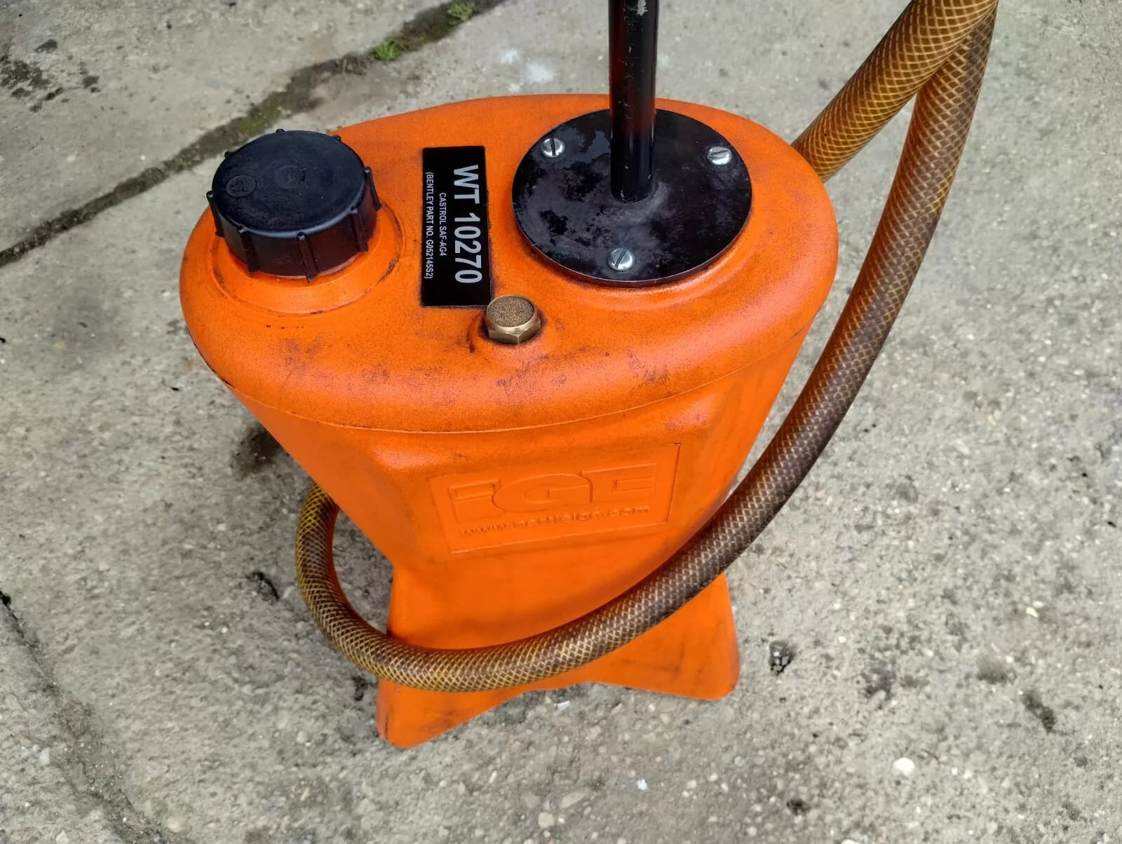 BENTLEY genuine Portable Oil Dispenser ( IGE) No: WT10270