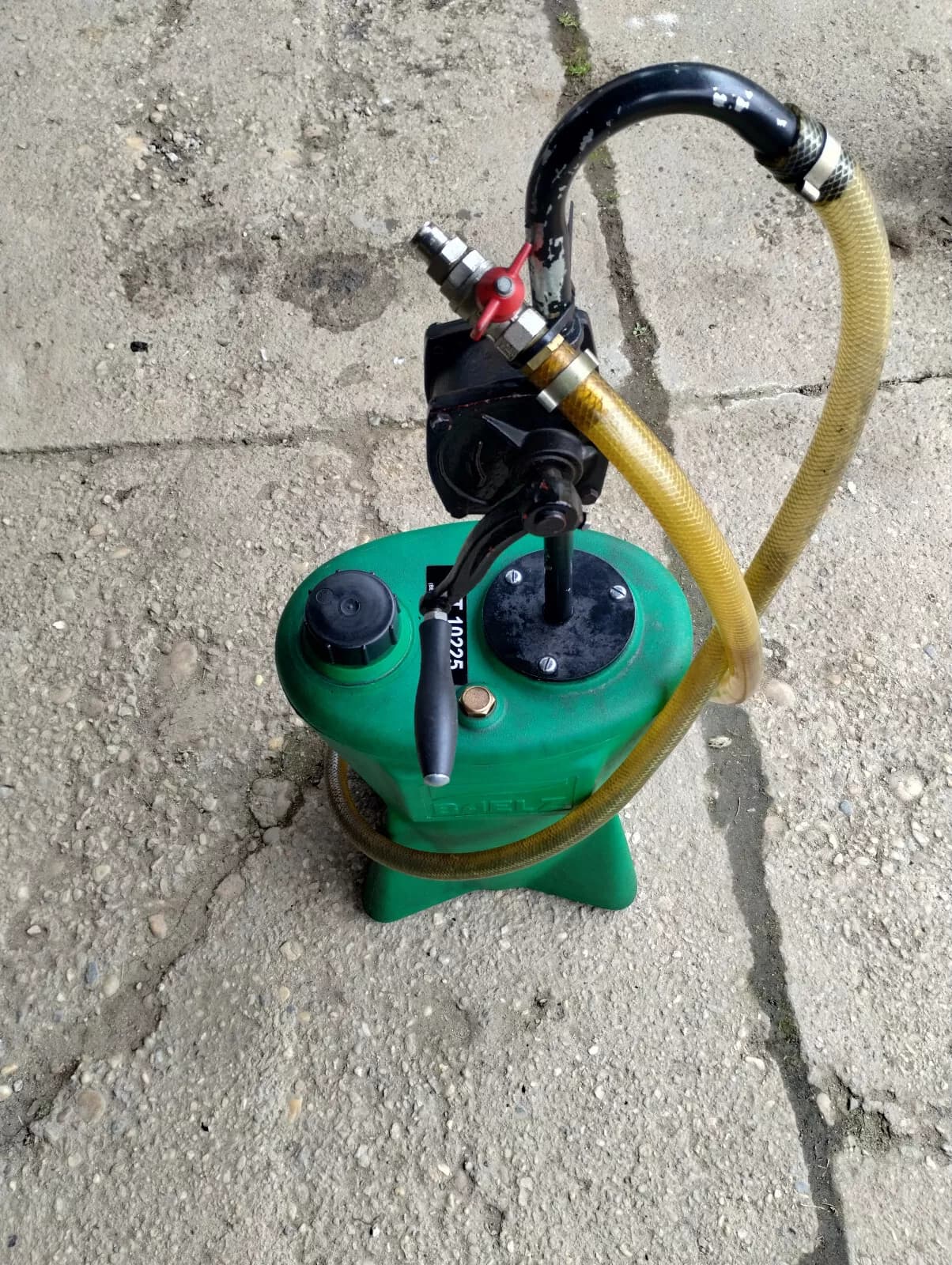 BENTLEY genuine Portable Oil Dispenser ( BAELZ ) No: WT10225