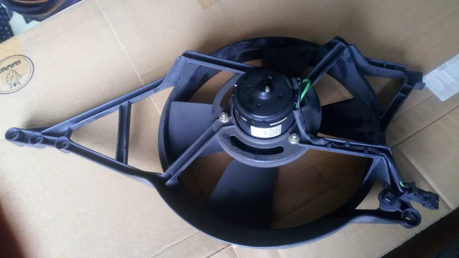 Saab 900, 9-3 radiator fan Part no: 4237061