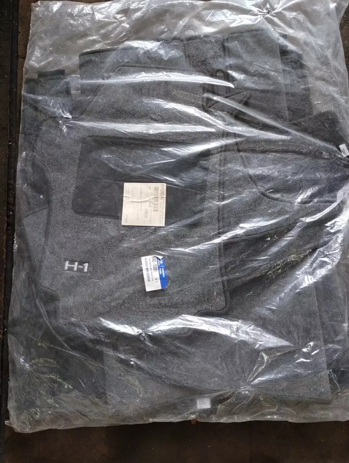 HYUNDAI H1 Genuine floor mats, carpet velor No : 9999Z030261