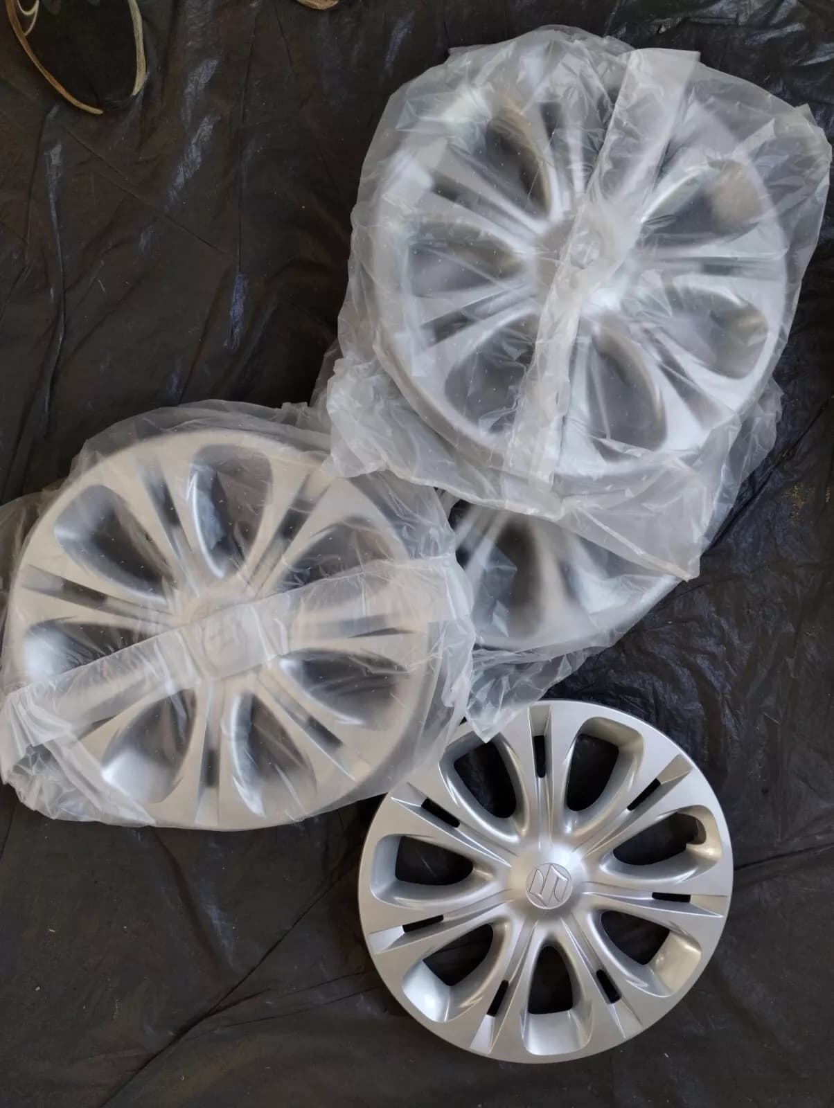 Suzuki genuine HUB CAP 4 Pcs NR: 990E-54P00-27N