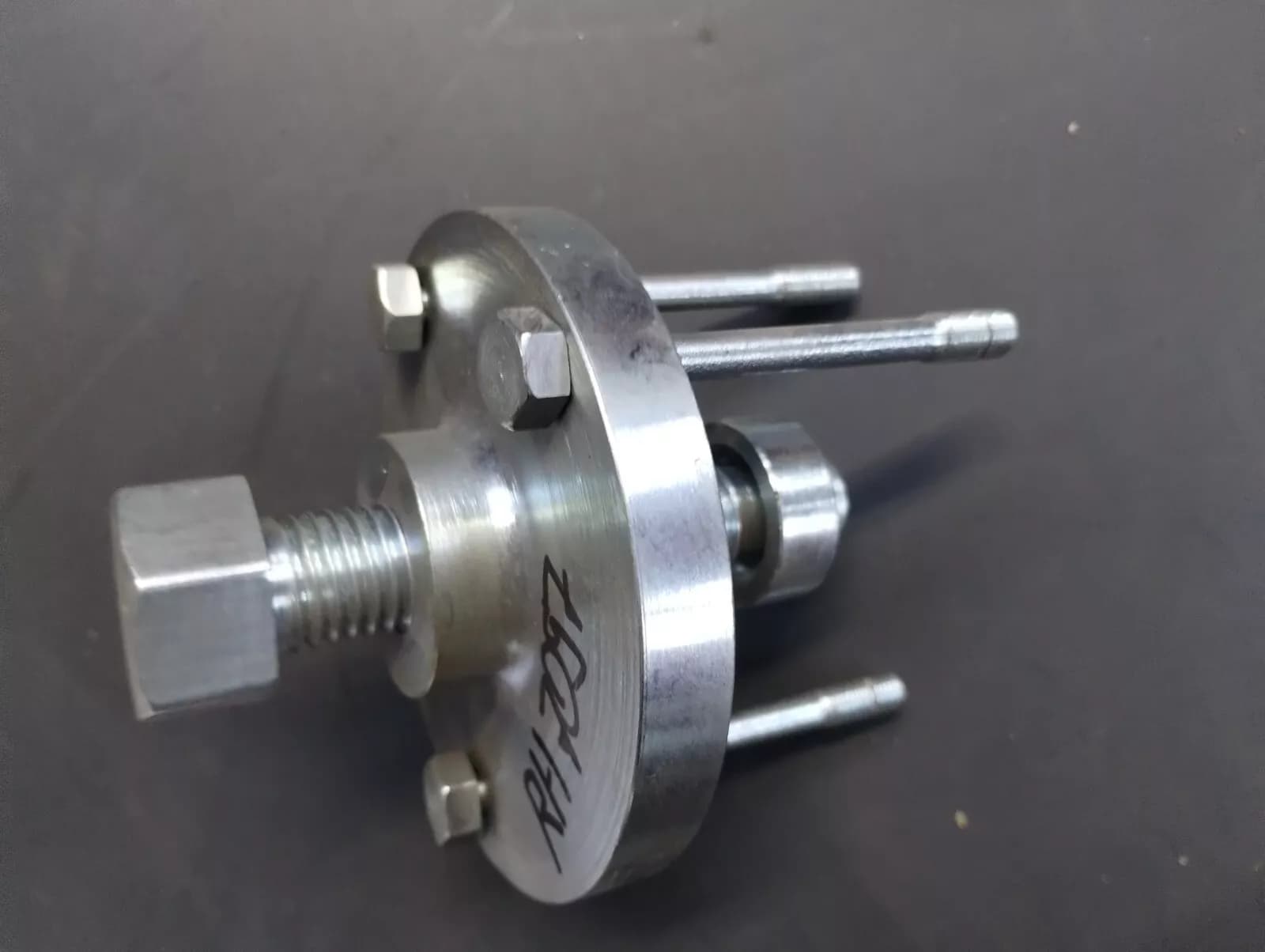 NEW BENTLEY genuine FRONT CRANK PULLEY EXTRACTION TOOL No: RH7097