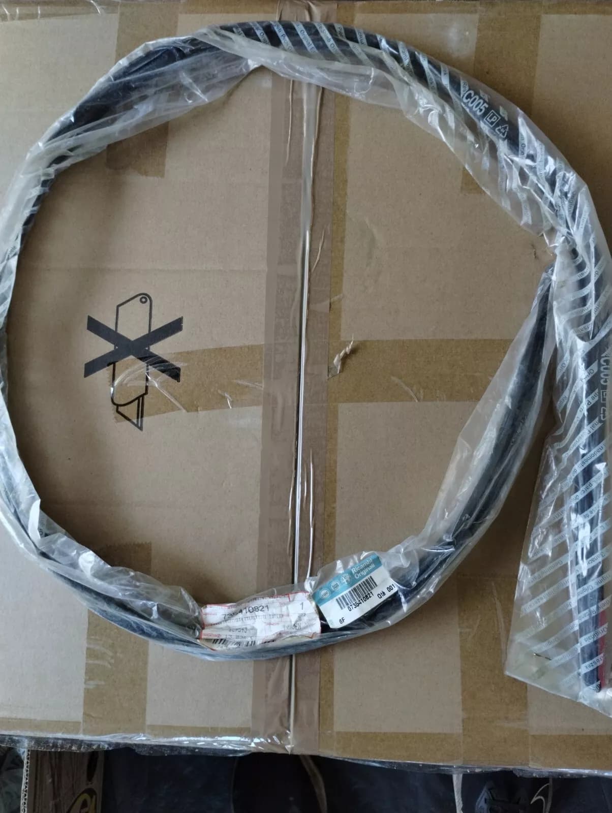 Genuine Fiat, Roof molding No: 735410821