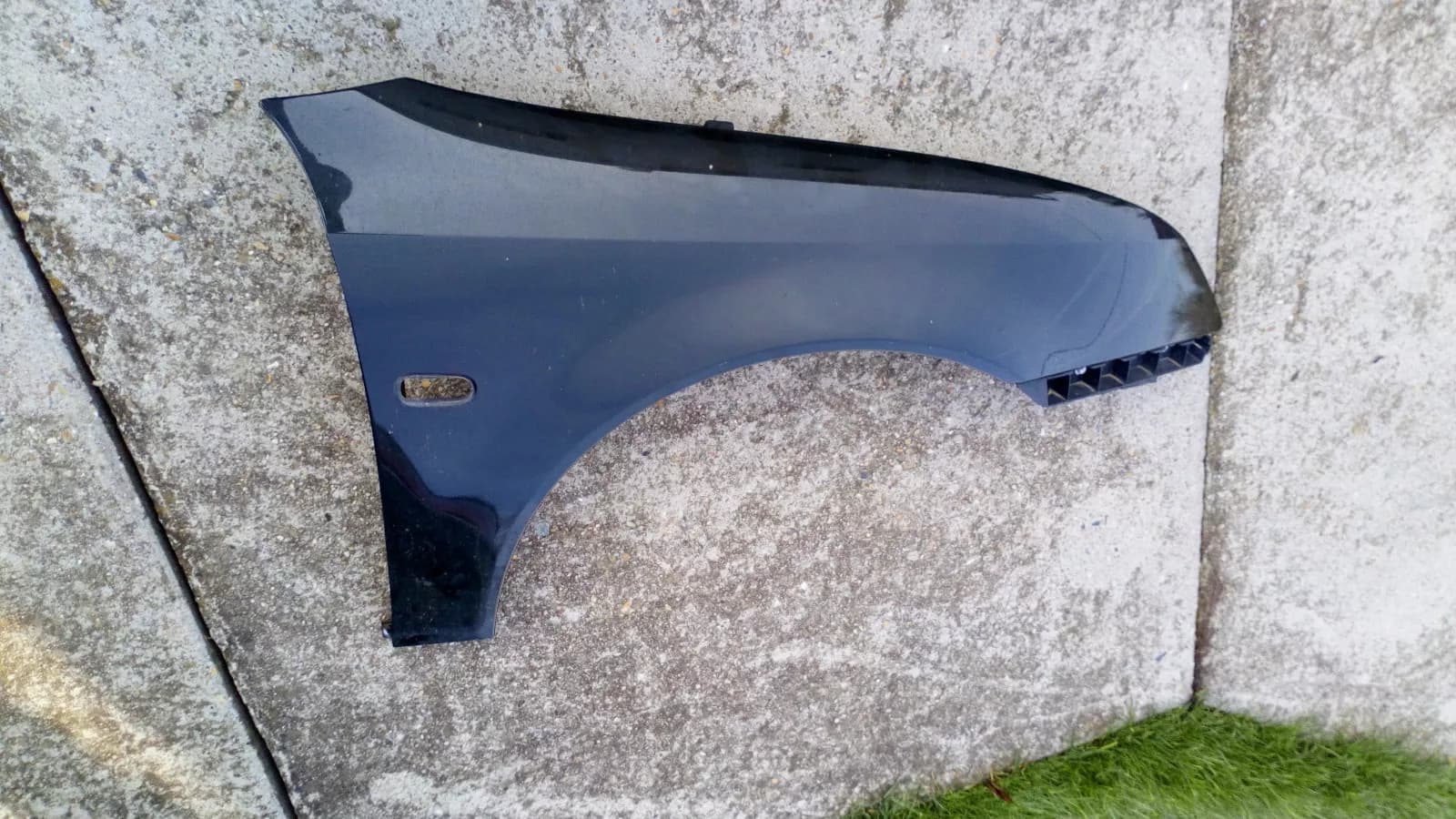 SAAB 9-3 fender right front color dark green year:2003-07