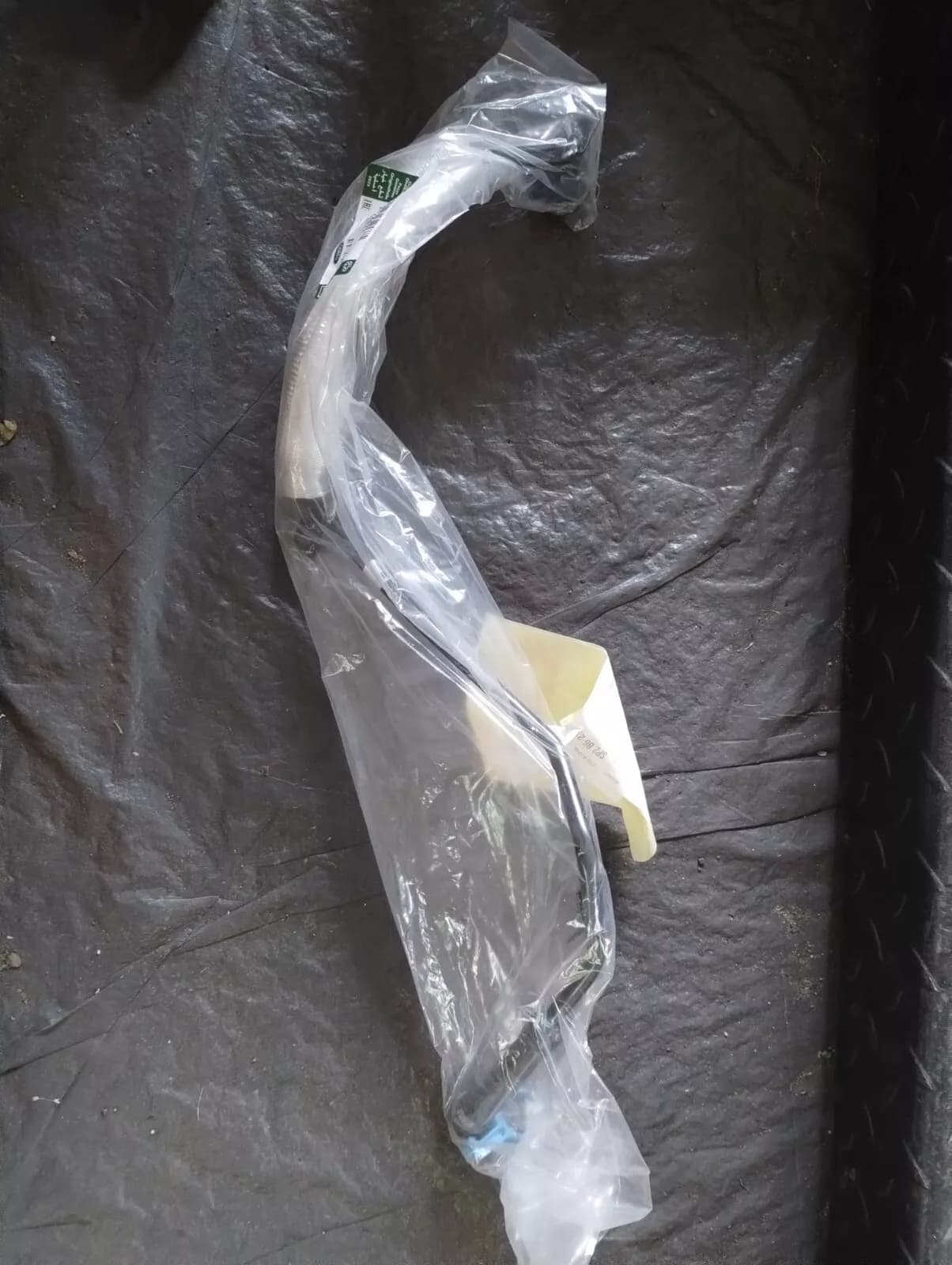 Jaguar, Land Rover, genuine Turbocharger Coolant Line No: LR174573