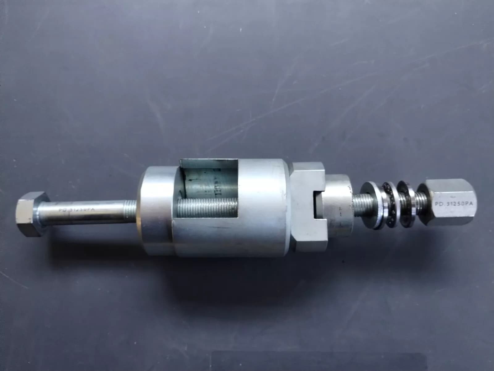 NEW BENTLEY genuine TOOL ASSY DRAW BAR No: PD31250PA