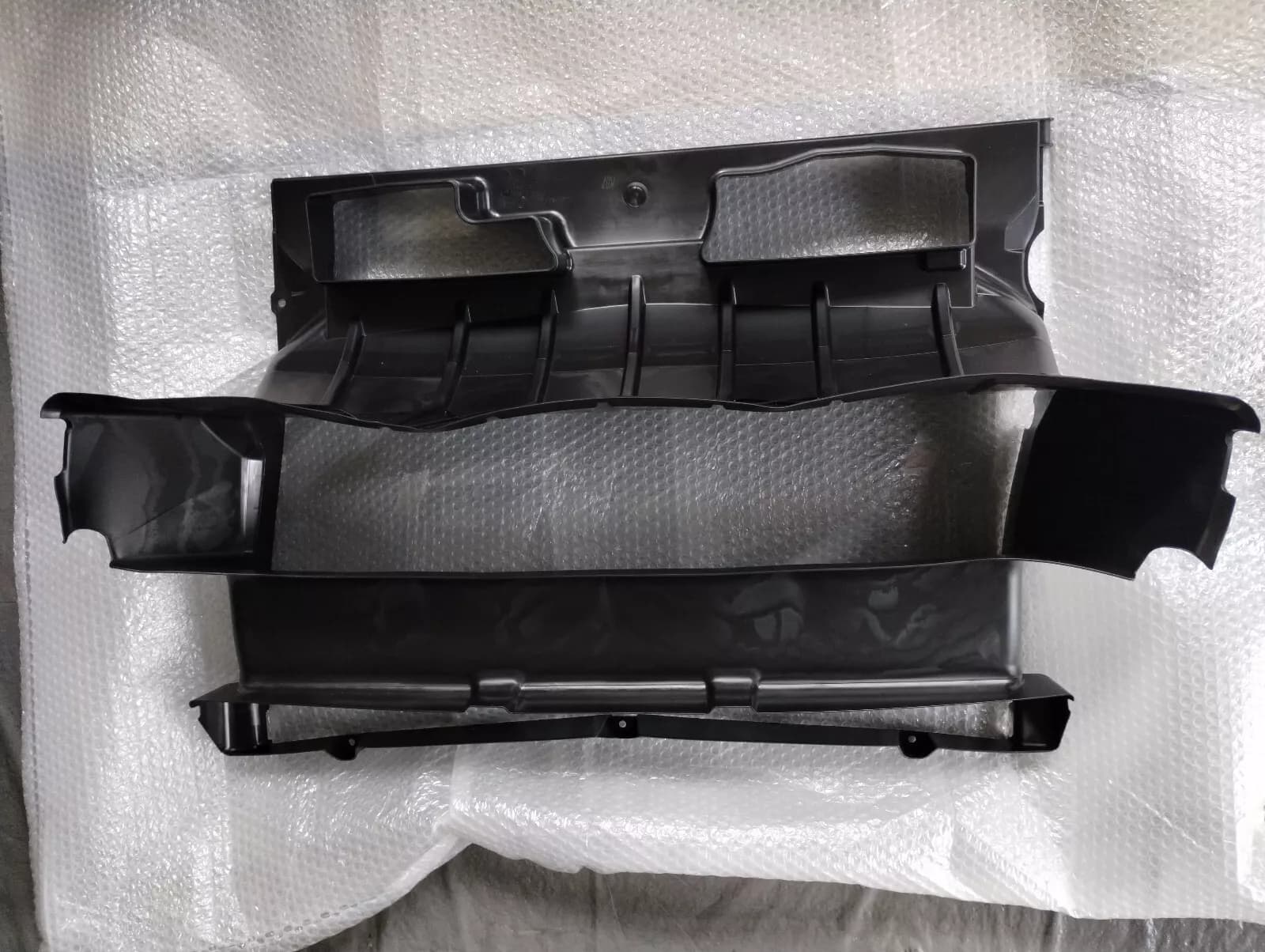 Volkswagen genuine Air Guide No: 7P6121293H