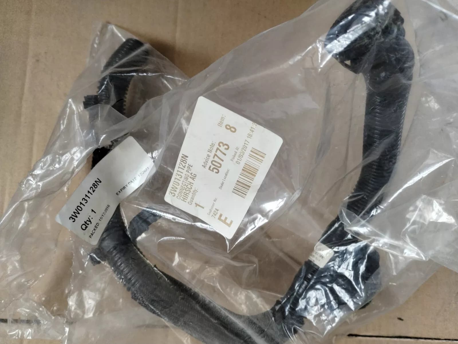 Bentley genuine CONNECTING PIPE No:3W0131128N