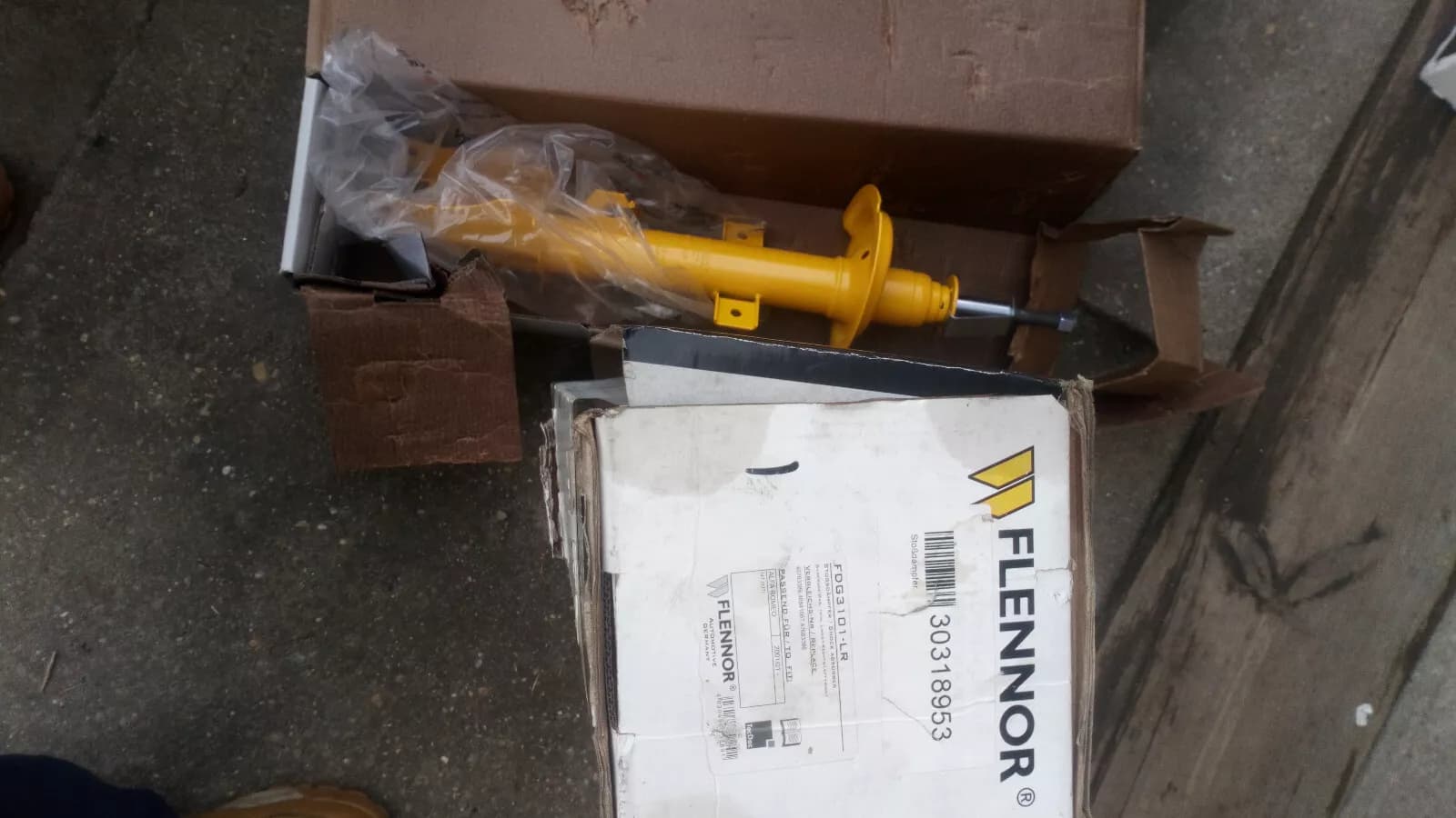 Alfa Romeo 147 (937) 2001 01- Shock absorber FLENNOR 2pcs