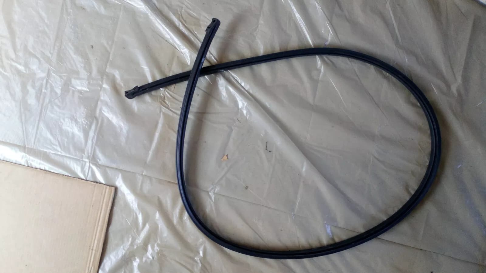 Saab 900 II convertible top seal 4559076 year:1996-98