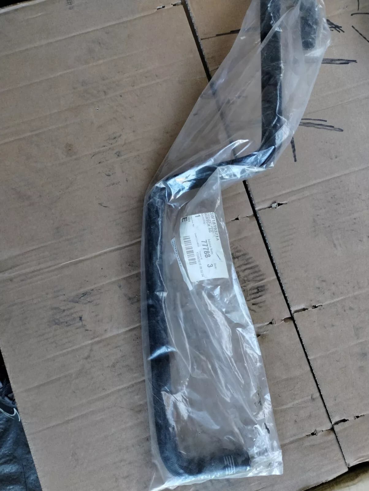 Bentley genuine COOLANT HOSE No : 3W1819371A