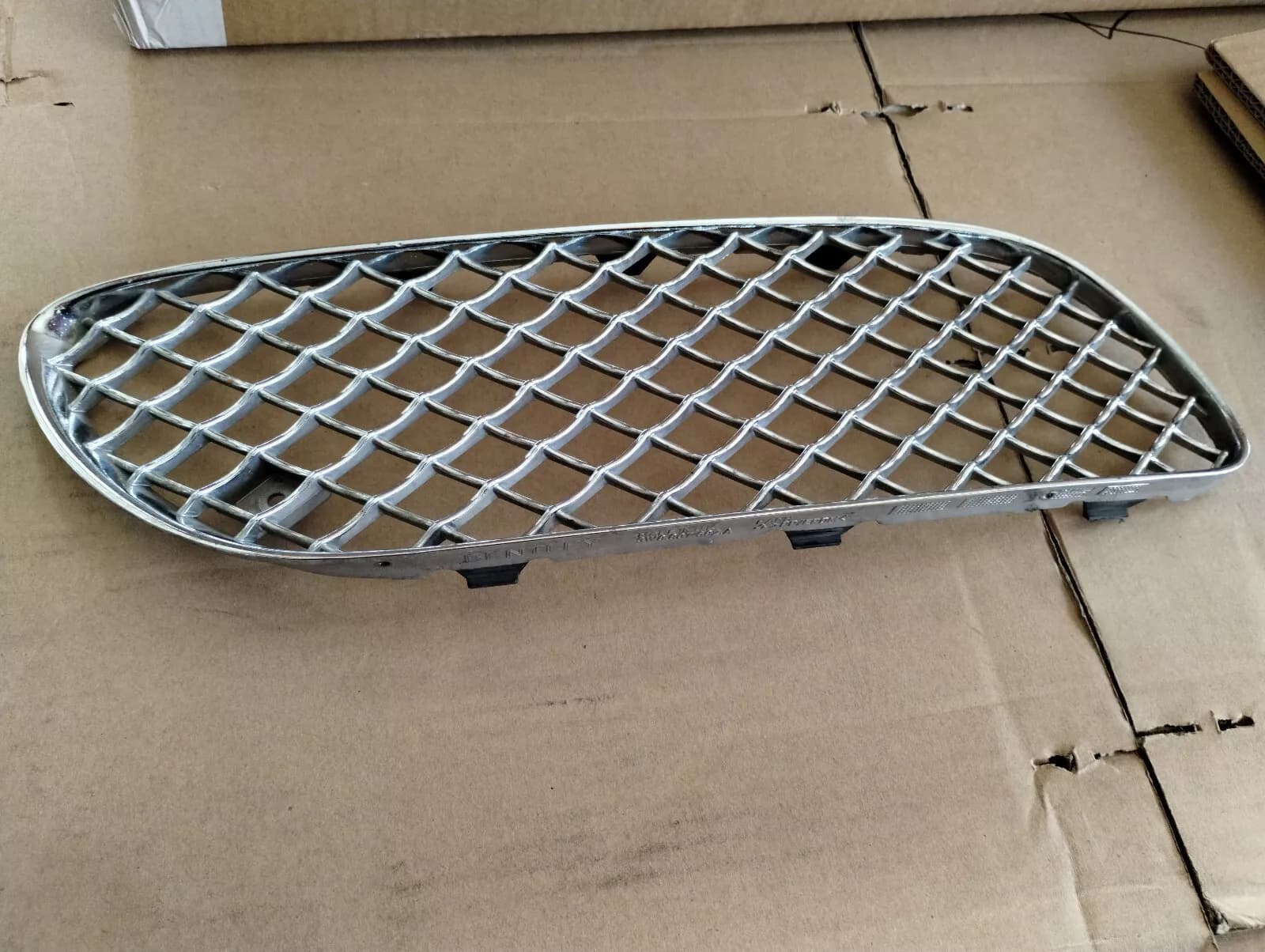 BENTLEY GENUINE Continental GT GTC Bumper Grille Front No: 3W8807682A