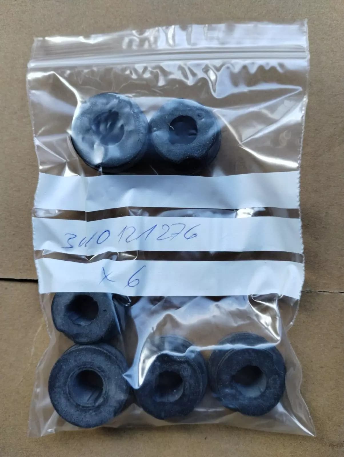 ORIGINAL BENTLEY RUBBER BUSH 6 PCS NR: 3W0121276