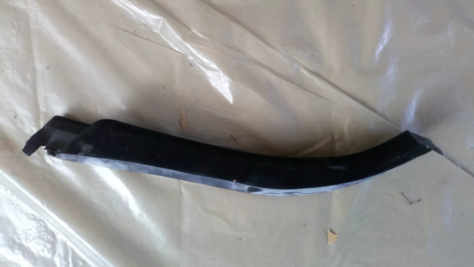 Saab 900 II Convertible right side seal Part no:4767745 year:1996-98