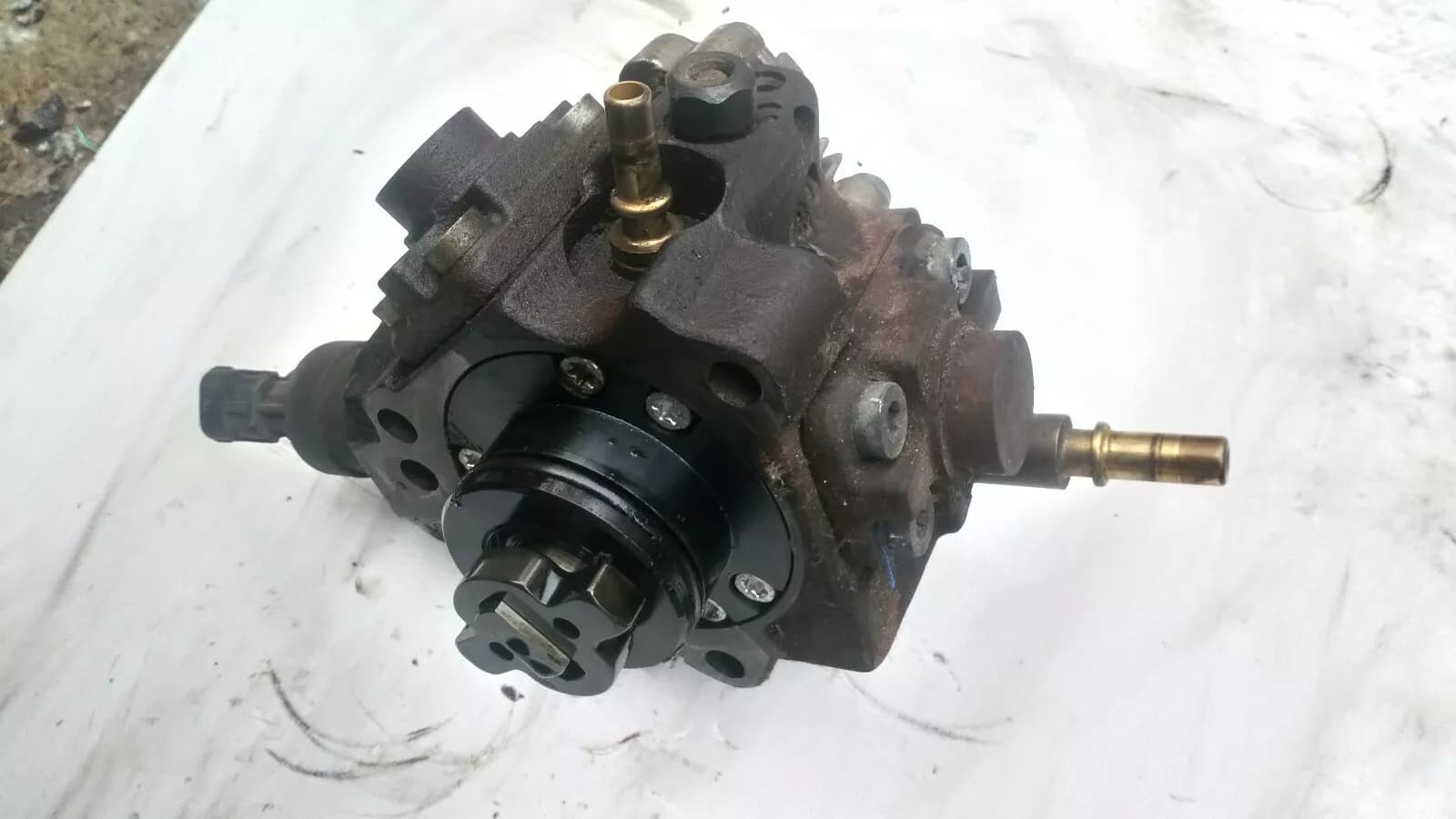 Peugeot 2 2HDI 170PS high pressure pump year 2006 mileage 179 000km