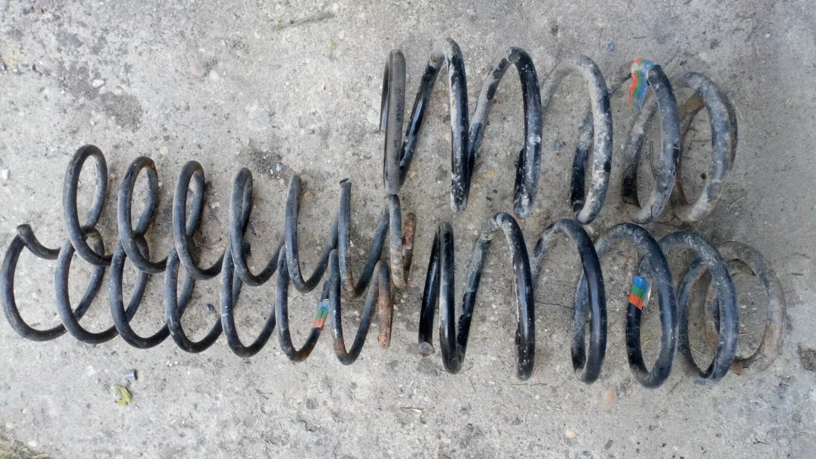 Saab 9-5 Aero station wagon,(estate) coil spring set part no:5234562, 5234653 year:2002-05