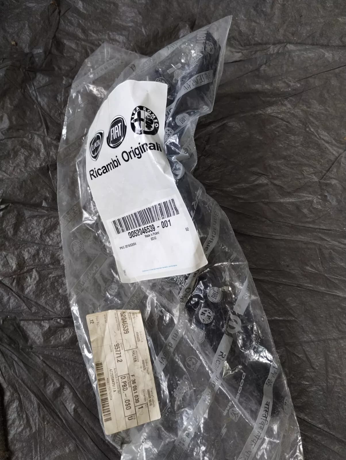 Genuine Fiat bumper holder No: 52046539