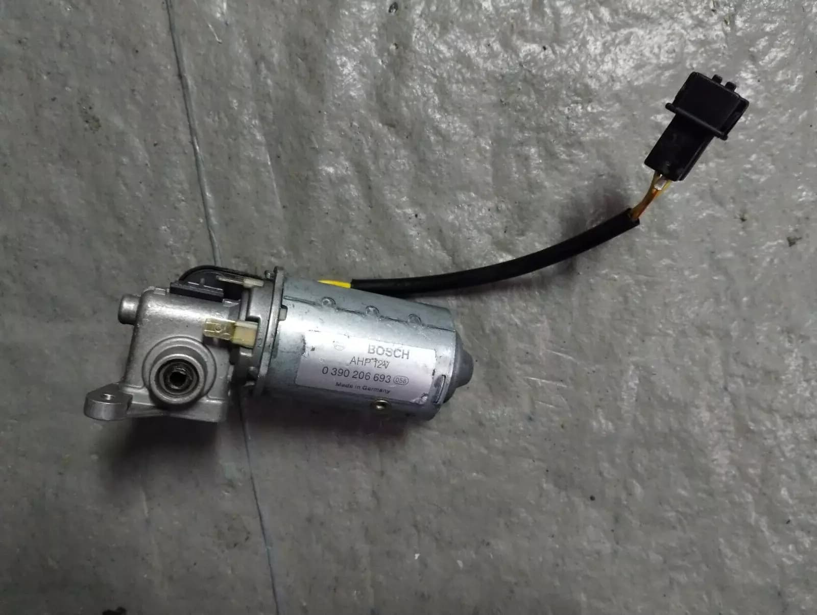Saab 9000 seat adjustment electric motor Bosch No: 0 390 206 693