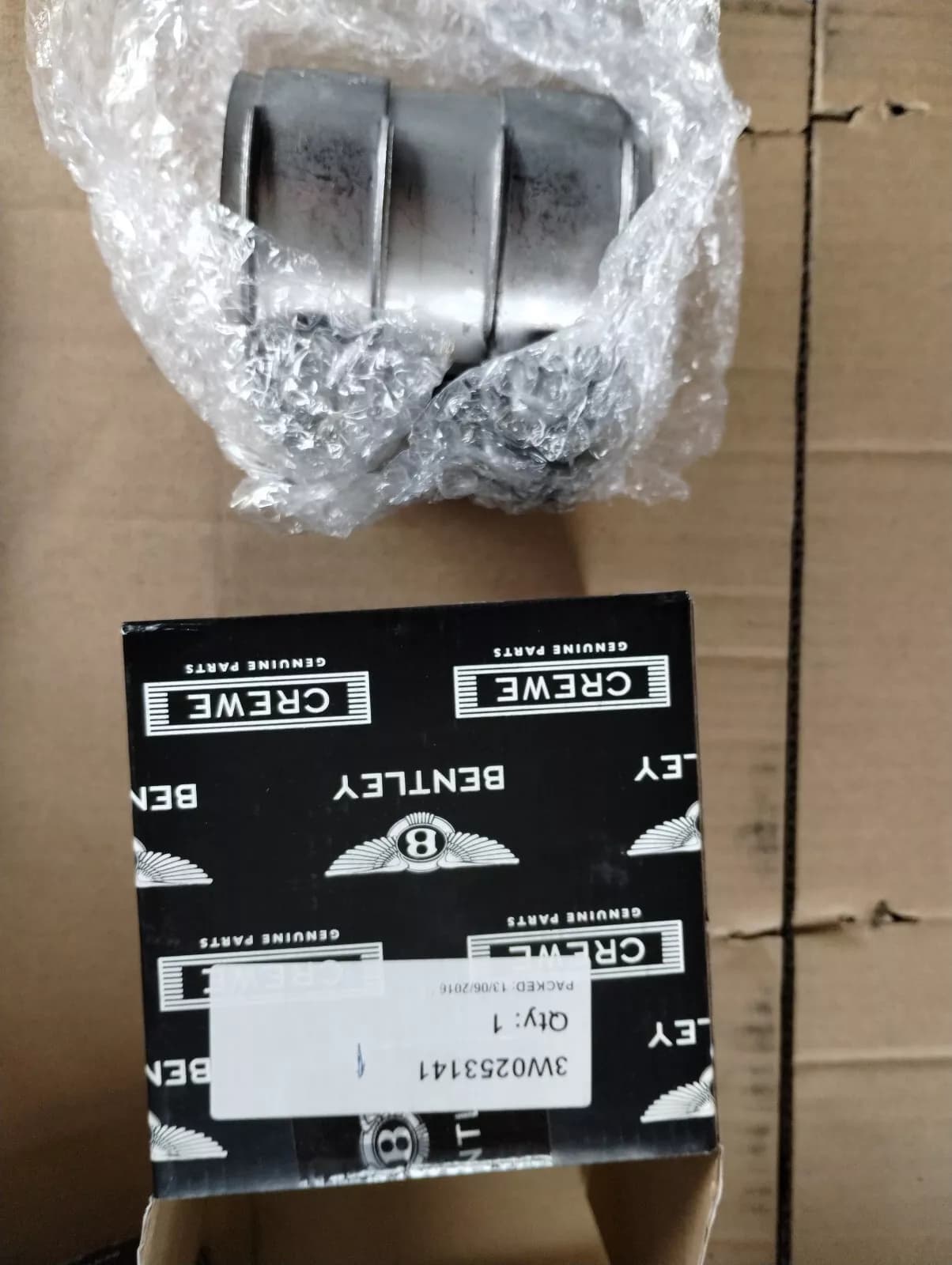 Bentley genuine EXHAUST CLAMP No : 3W0253141