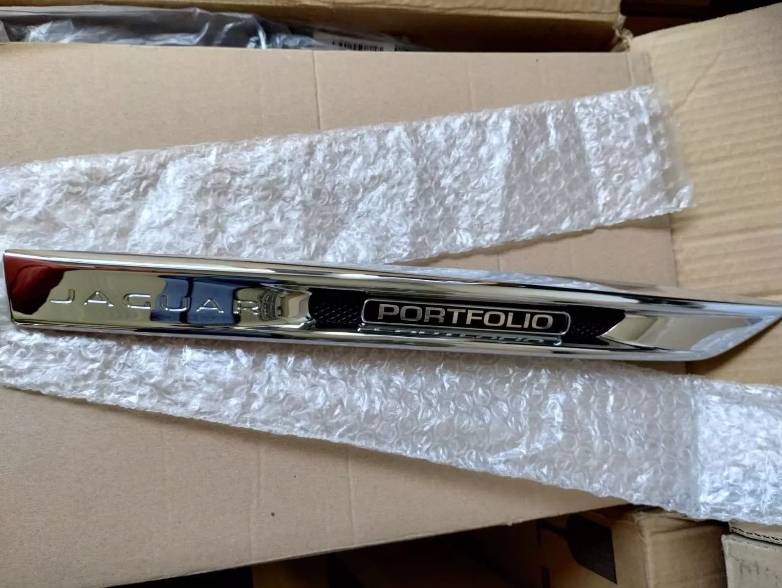 JAGUAR GENUINE TRIM STICK, No: AW93-280B10