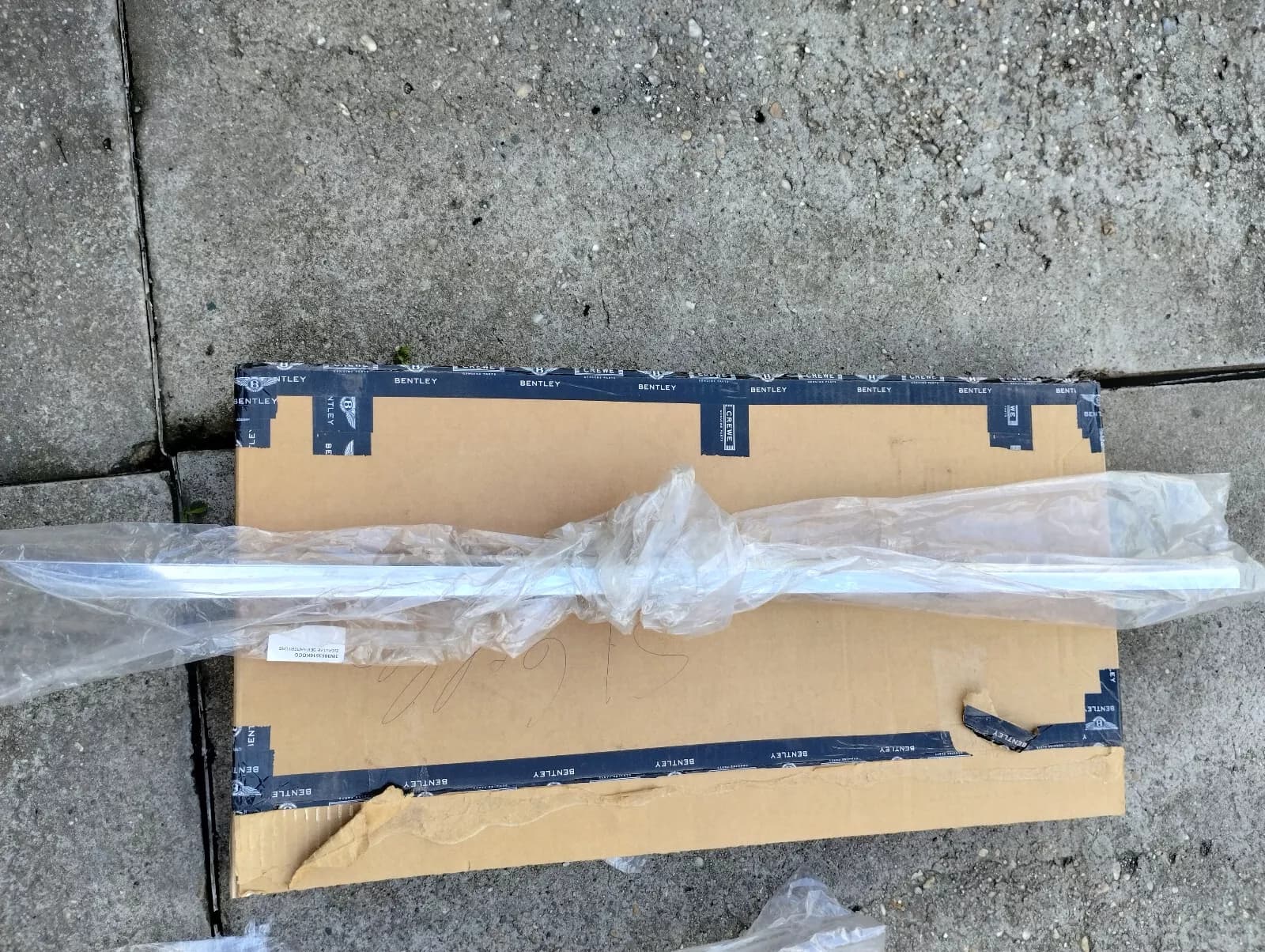 BENTLEY GENUINE TRIM BAR DRIVER DOOR No: 3W8853515K