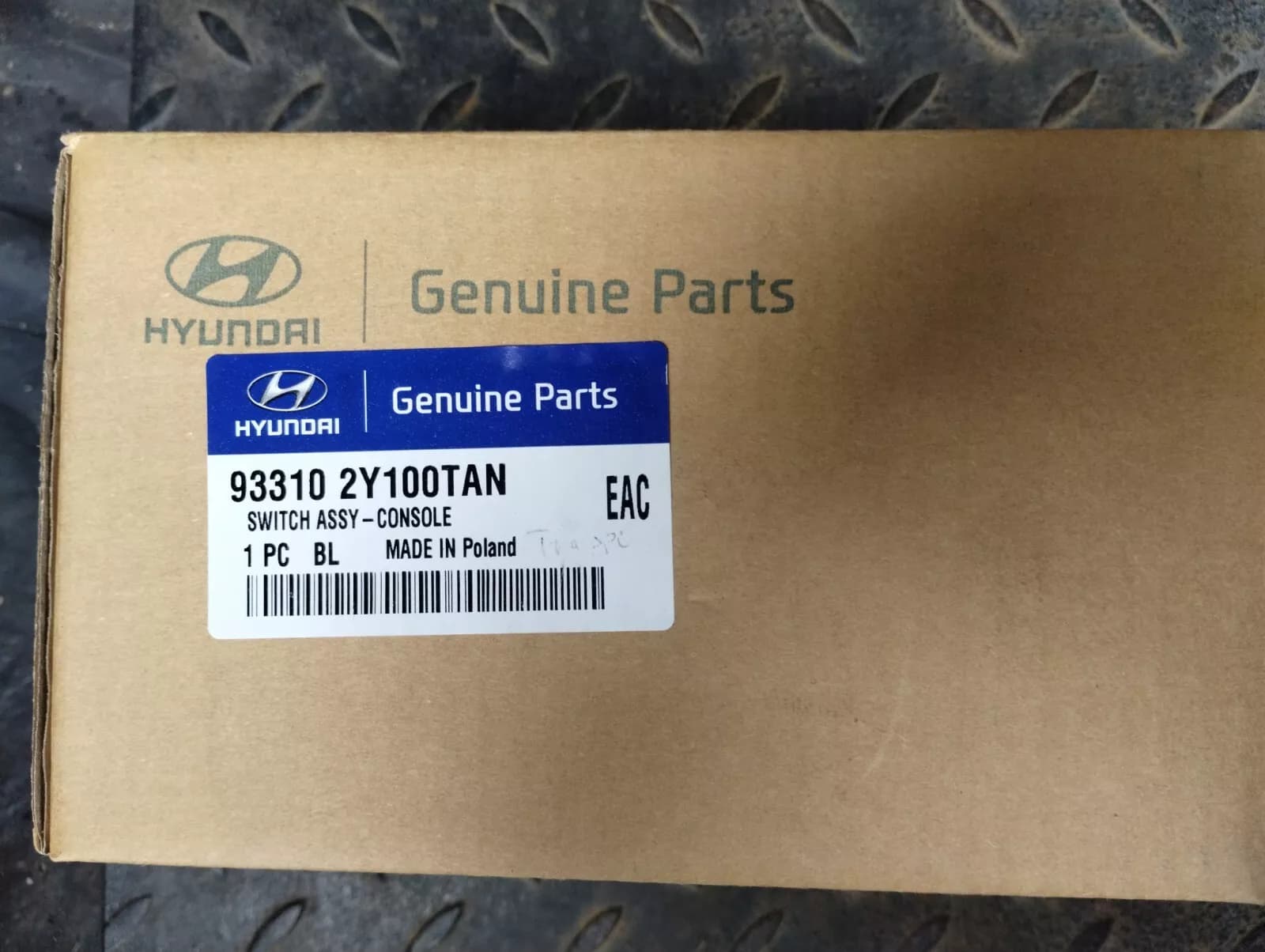 HYUNDAI Genuine SWITCH ASSY-CONSOLE No: 933102Y100TAN