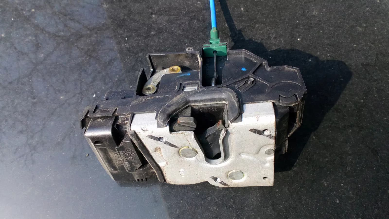 Saab 9-3 door lock, locking device front left year: 2004