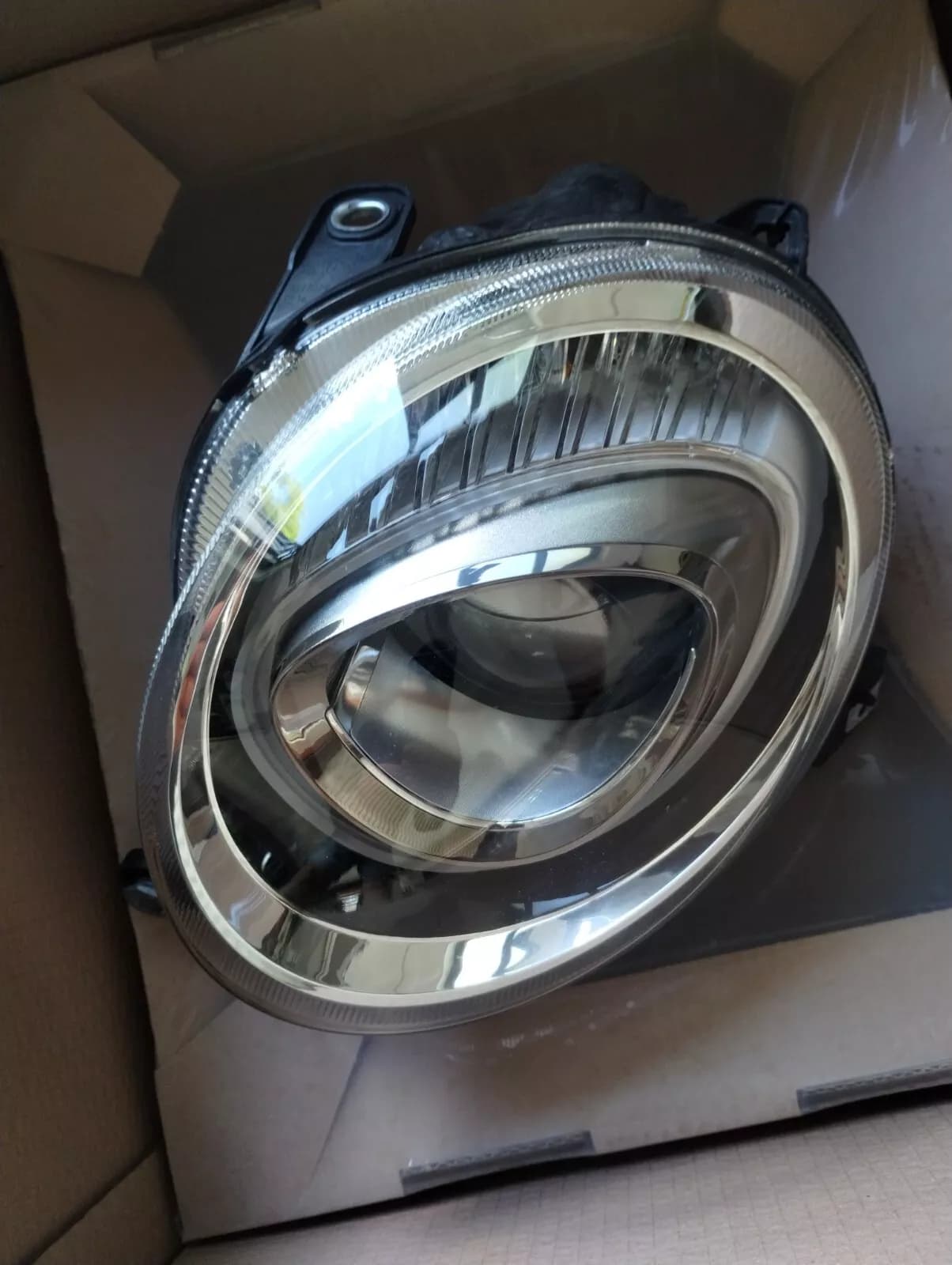 Genuine Fiat 500 HEADLAMP No: 52007420, 81530101