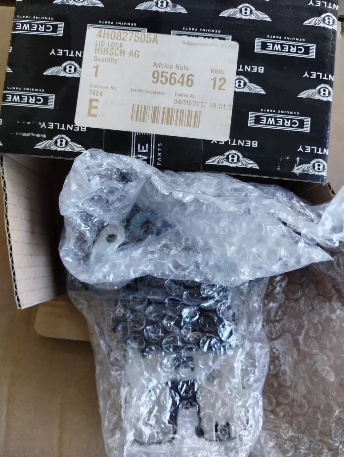 Bentley genuine LID LOCK No : 4H0827505A