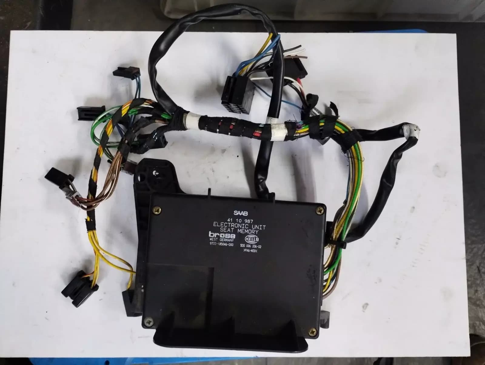 Saab 9000 seat control unit with wiring harness, ECU No: 4110987