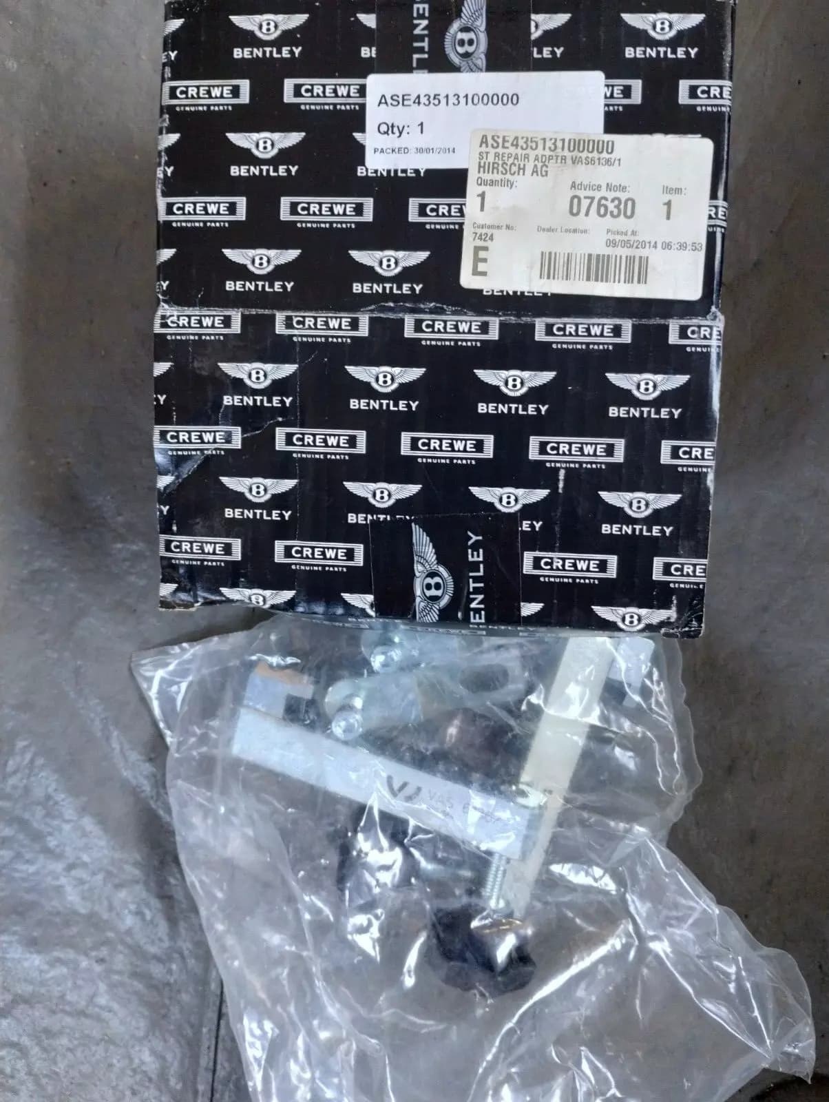 NEW BENTLEY genuine Adapter for seat repair No: ASE4351310000 VAS6136/2