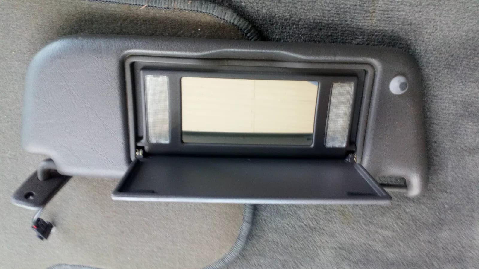 SAAB 9-3 Cabrio sunvisor right 4743191 year:1998-03